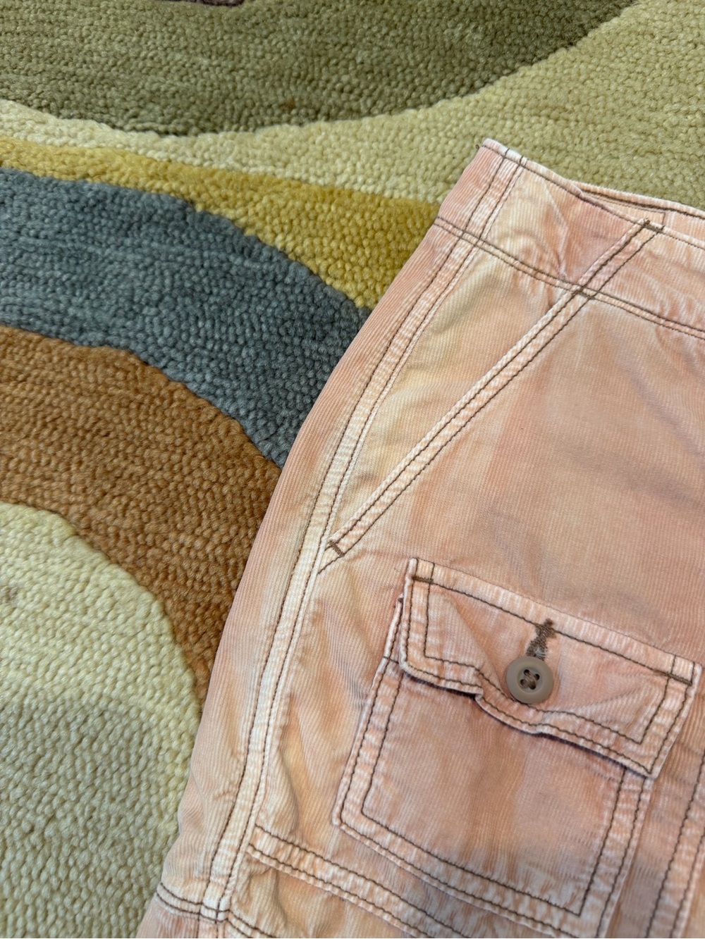 American Eagle Outfitters High Rise Corduroy Cargo Shorts Peach 4 Runs Small - Picture 2 of 6